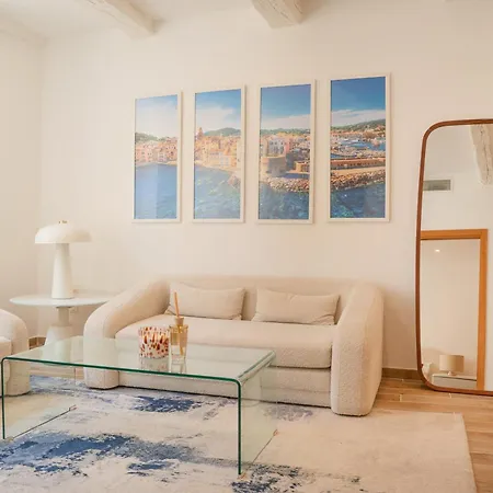 L'escale Tropezienne Rue Des Commercants 2e * Saint-Tropez
