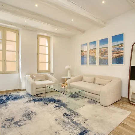 L'escale Tropezienne Rue Des Commercants 2e Σαιν-Τροπέ